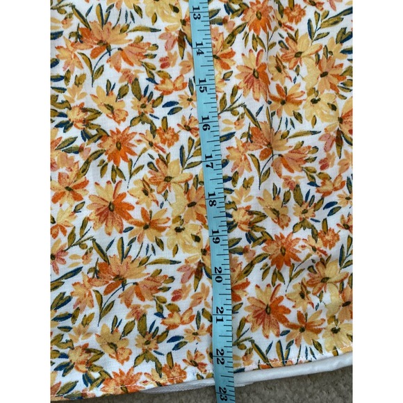 Sleeveless Floral Blouse - Picture 4 of 6